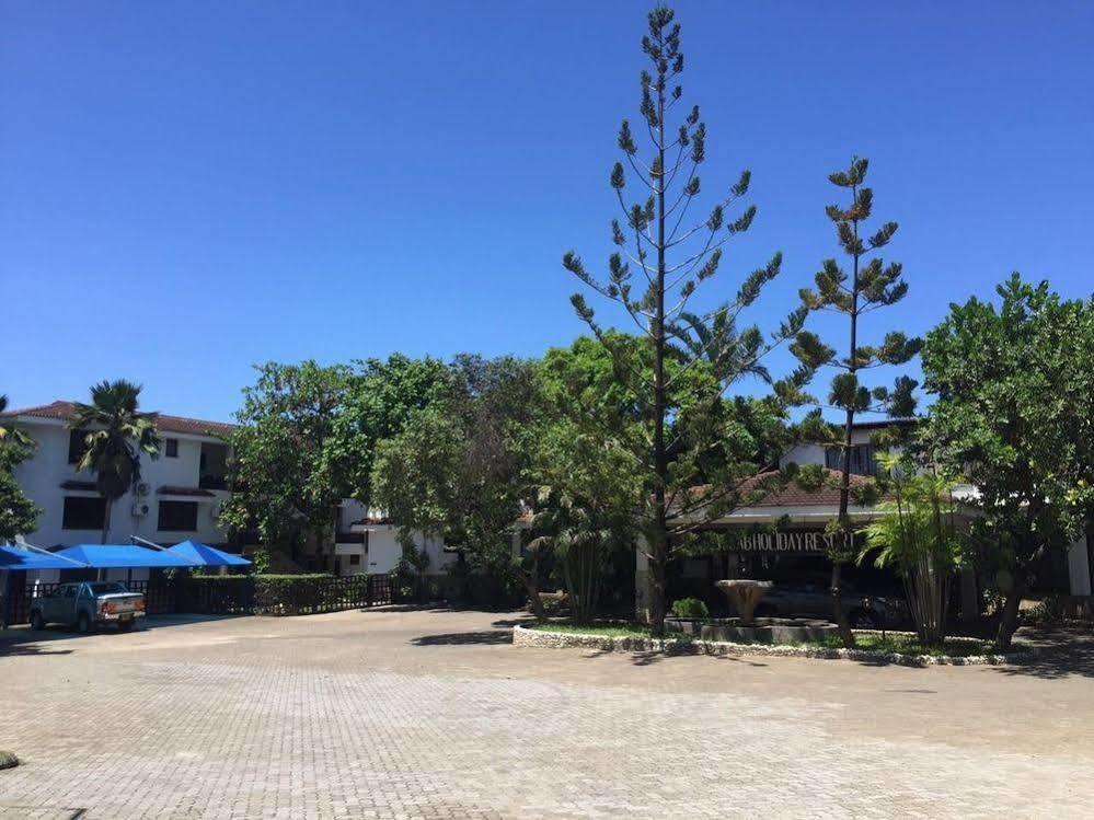 Baobab Holiday Resort Бамбури Экстерьер фото